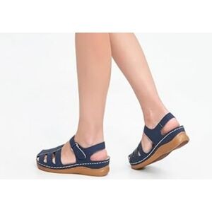 Goldnut Closed Toe Wedge Sandals Blue Size 7